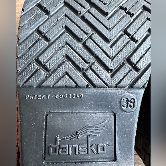 Dansko womens red and black calf hair cheetah comfortable clogs size 38 (7.5-8) - Picture 12 of 14